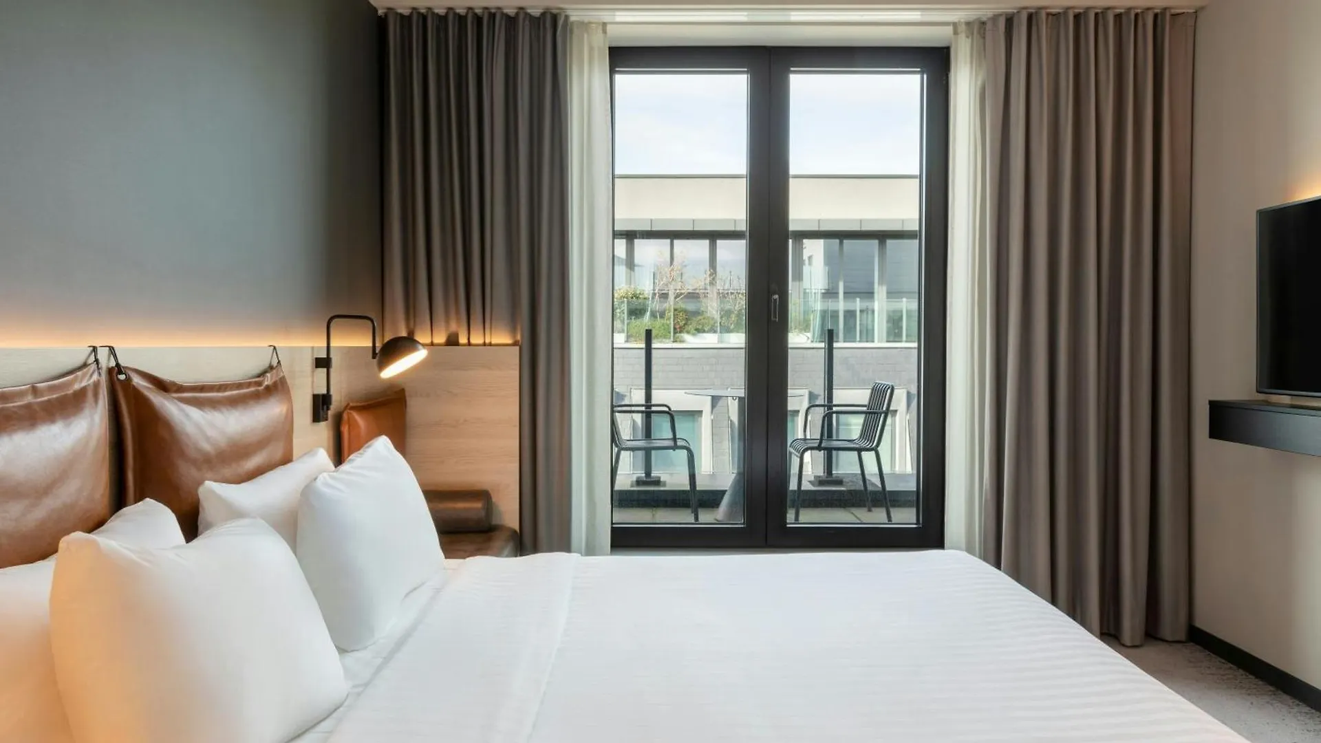 Moxy Brussels City Center 4*,