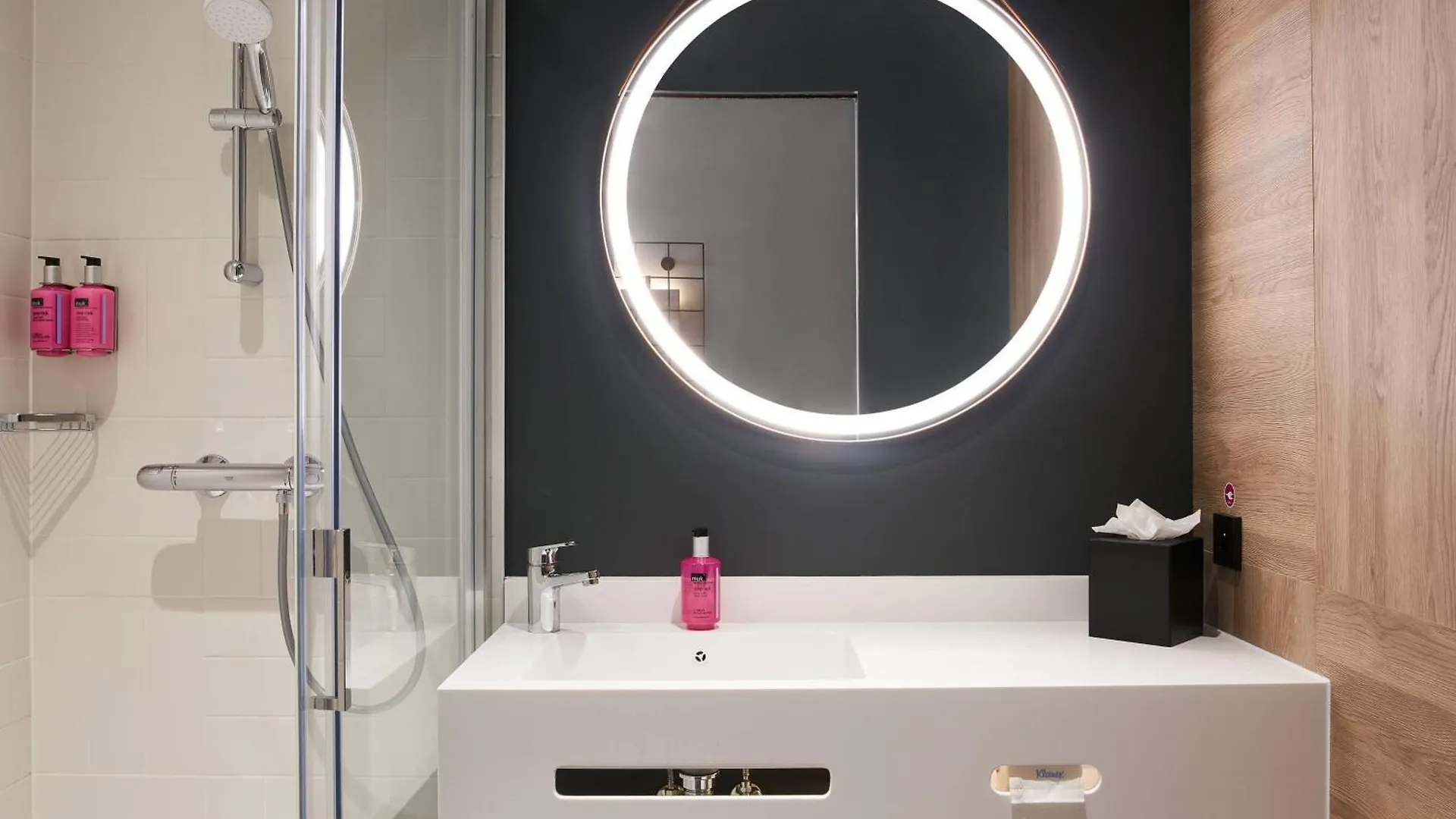 Hotel Moxy Brussels City Center
